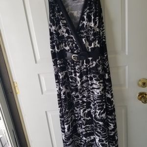 Susan Lawrence Women's size 3X Vneck,sleeveless,black white animal print maxi